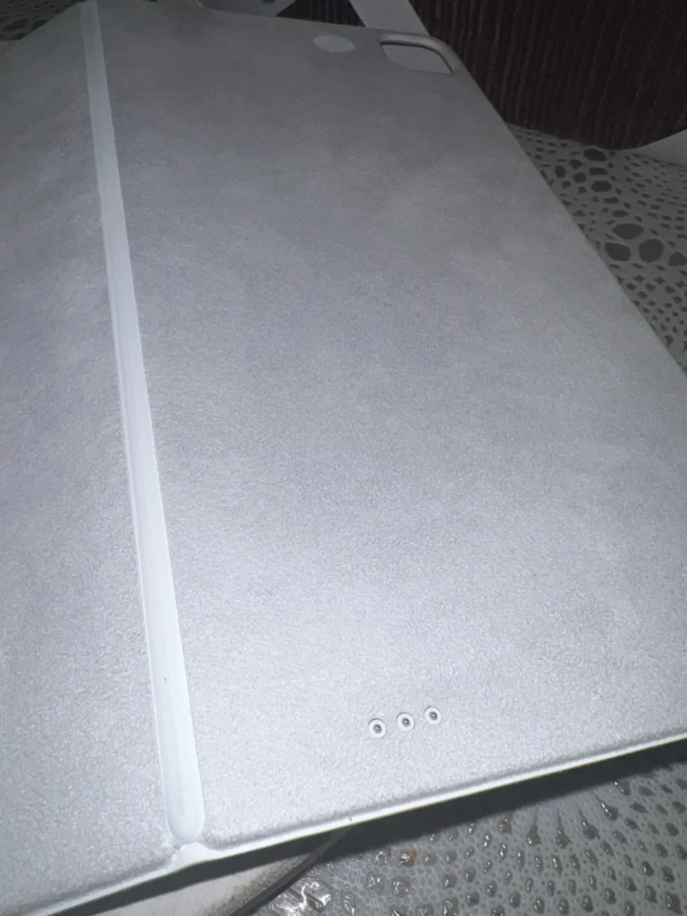 Apple slim white